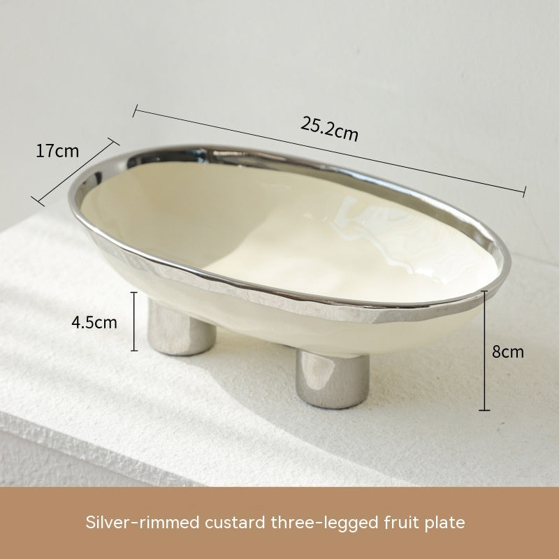 Assiette à fruits en porcelaine moderne minimaliste créative faite à la main en céramique de trois pieds de haut