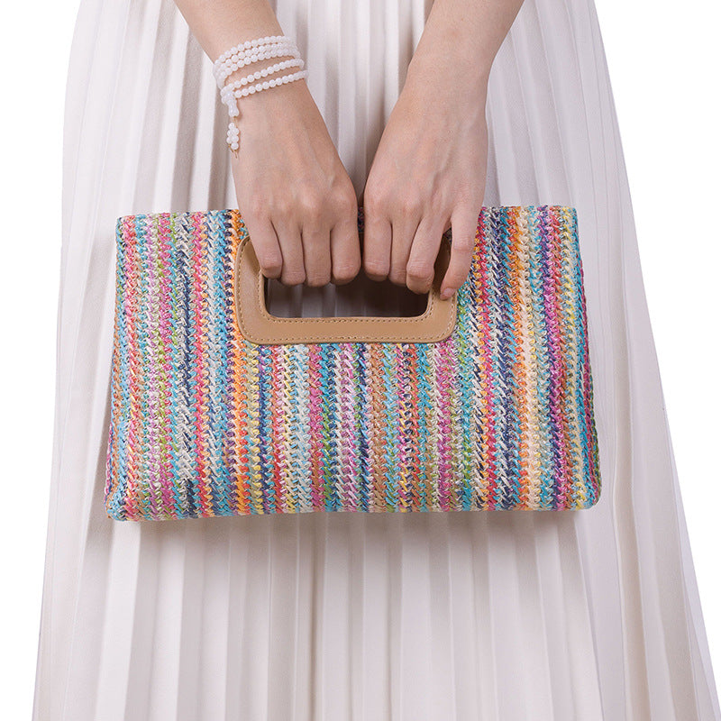 Pochette en paille style vacances avec chaîne détachable