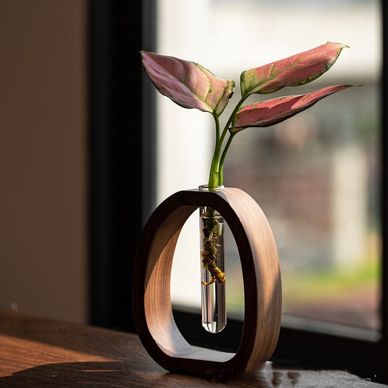 Vase en bois massif de noyer créatif
