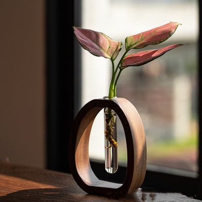 Vase en bois massif de noyer créatif