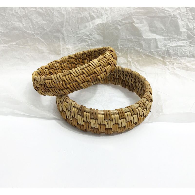 Bracelet en rotin tressé
