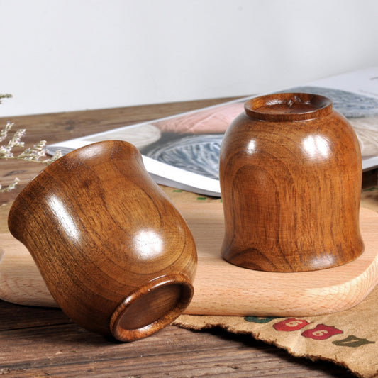 Tasse en bois naturel