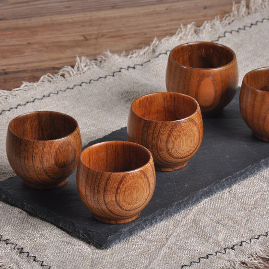 Tasse en bois naturel