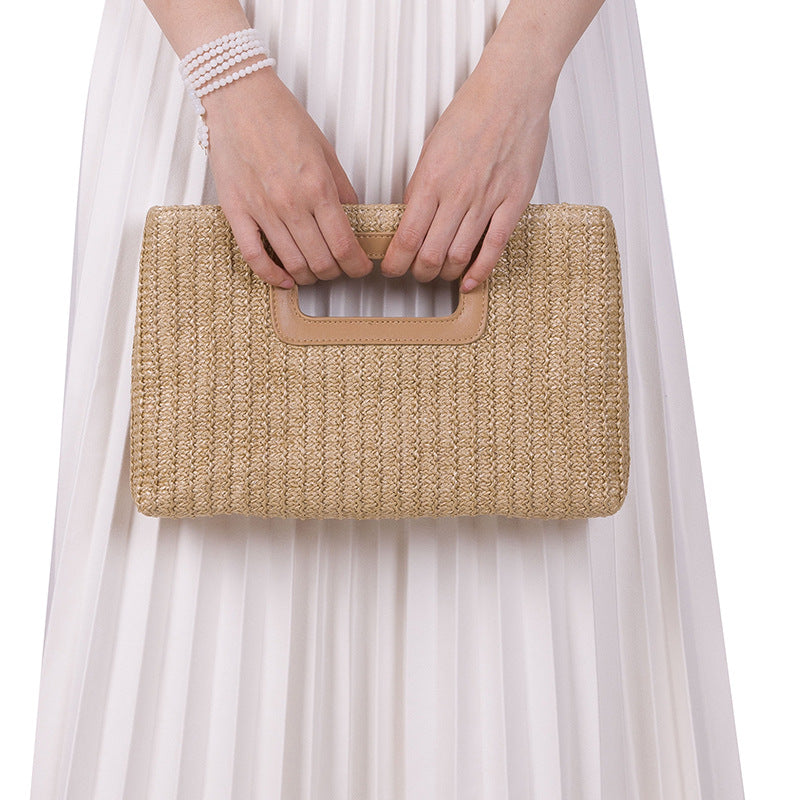 Pochette en paille style vacances avec chaîne détachable