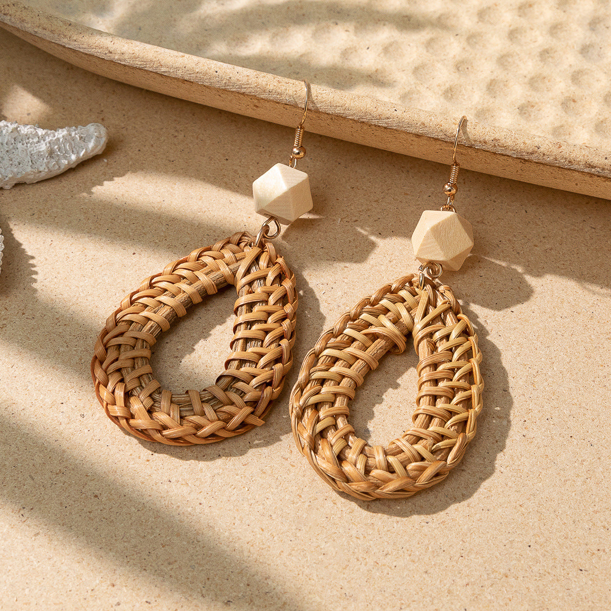 Boucles d'oreilles vintage en bois en forme de goutte